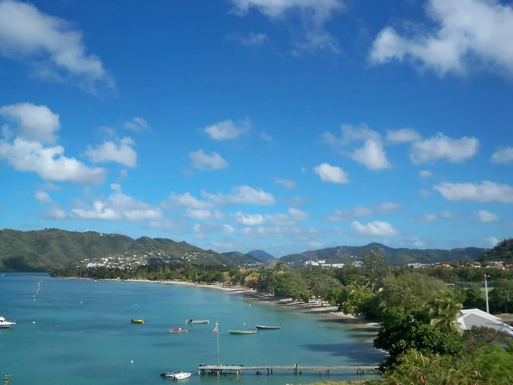 les hauts de caritan Sainte-Anne 0*,